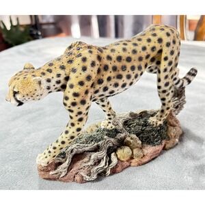 Vintage 1997 Living Stone Cheetah Resin Figurine Statue Safari Wildlife Decor